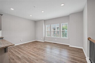 305 Commons Ave in Woodstock, GA - Building Photo - Building Photo