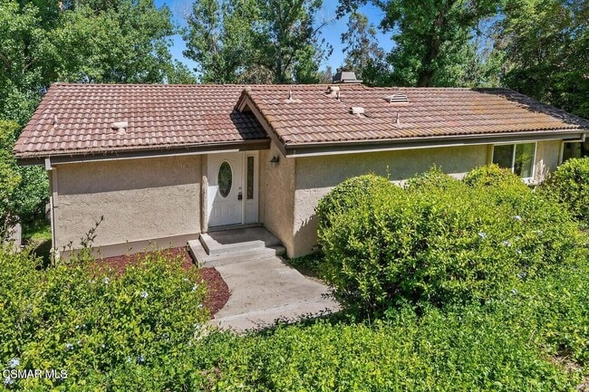 property at 12 Sparrowhawk Ln