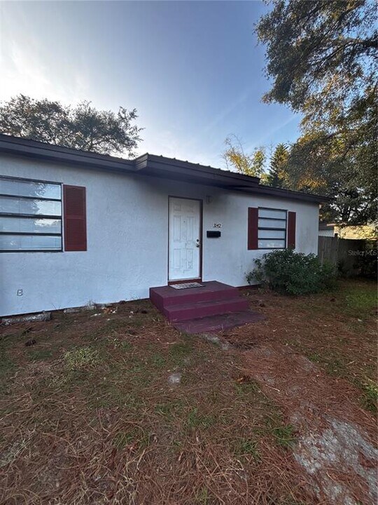 1142 Landmark Ln in Casselberry, FL - Foto de edificio