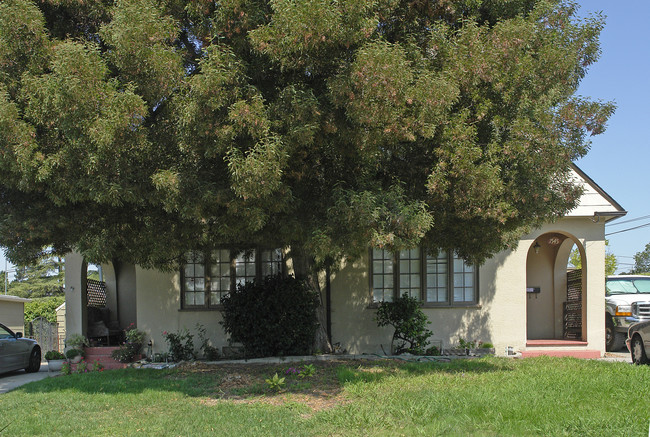 1535 Brown St in Martinez, CA - Foto de edificio - Building Photo