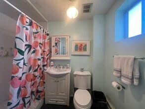 27 Holton St in Medford, MA - Building Photo - Building Photo