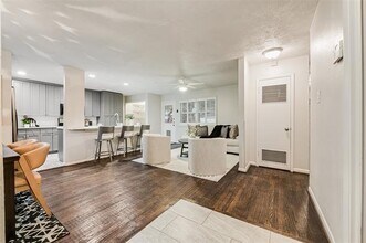 6848 Town N Dr in Dallas, TX - Building Photo - Building Photo