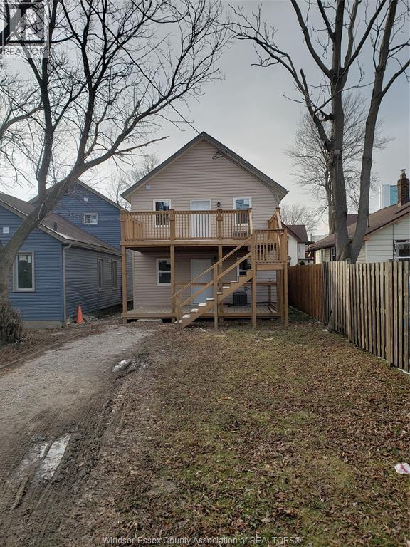 372 Louis Ave in Windsor, ON - Foto de edificio - Building Photo