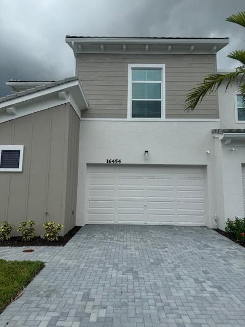 16454 Helix Ct in Loxahatchee, FL - Foto de edificio