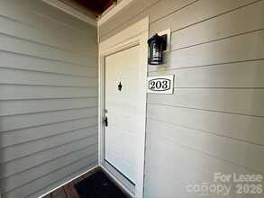 18801 Nautical Dr in Cornelius, NC - Foto de edificio - Building Photo