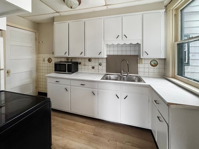 property at 812-814 3rd Ave