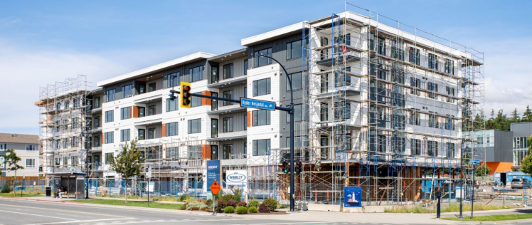 Monarch Apartments in Victoria, BC - Building Photo