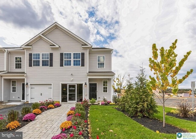 property at 1242 Susan Cir