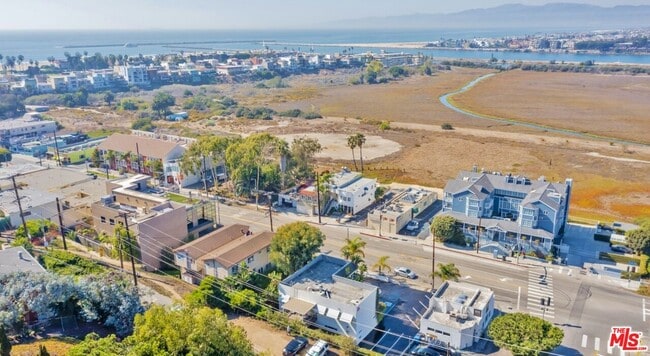 328 Culver Blvd in Los Angeles, CA - Building Photo - Building Photo