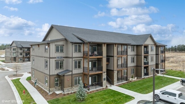 property at 1910 Jefferson Blvd