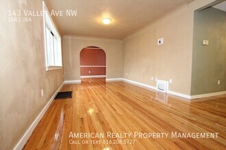 143 Valley Ave NW in Grand Rapids, MI - Building Photo - Building Photo