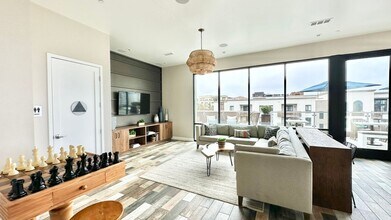 355 N Cleveland St in Oceanside, CA - Building Photo - Building Photo