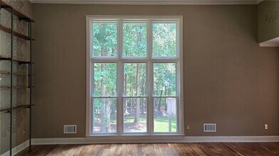 5195 Overbend Trail in Suwanee, GA - Foto de edificio - Building Photo