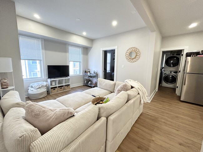 74 Marine Rd, Unit 2, Unit 2