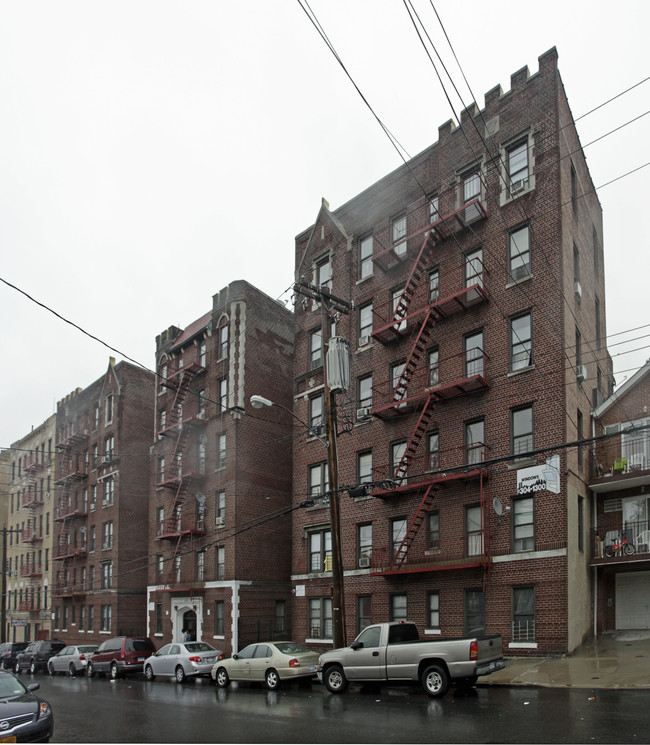 4382 Furman Ave in Bronx, NY - Building Photo - Building Photo