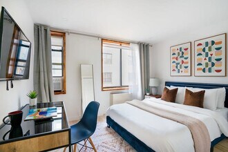 244 E 75th St in New York, NY - Building Photo - Building Photo