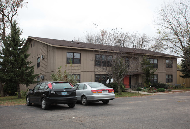 Foxwood Apartments in Dassel, MN - Building Photo - Building Photo