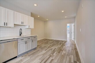 95 E Duval St in Philadelphia, PA - Building Photo - Building Photo