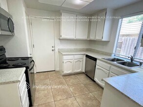 2906 Erin Dr in Sacramento, CA - Foto de edificio - Building Photo