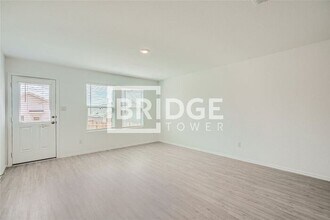 5307 Hornbeck Hts in Converse, TX - Foto de edificio - Building Photo