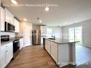 512 Hawley St in Charlotte, NC - Building Photo - Building Photo