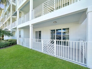 312 Bay Colony Dr N in Juno Beach, FL - Building Photo - Building Photo