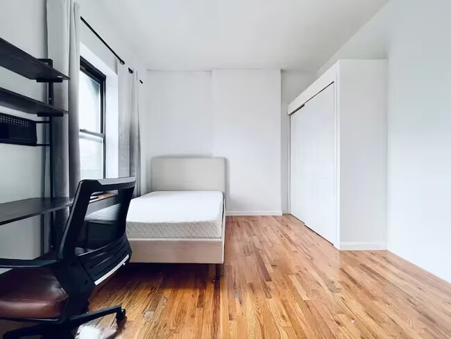 Furnished room/NOT APARTMENT in Brooklyn, NY - Building Photo - Building Photo