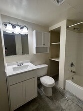 Hollow Run Apartments in Havertown, PA - Building Photo - Building Photo