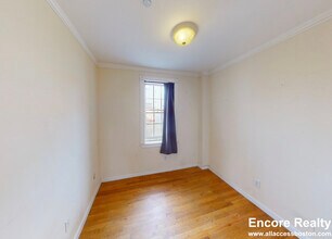 8 Bishop Richard Allen Dr, Unit 2 in Cambridge, MA - Building Photo - Building Photo