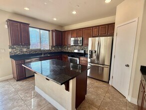 1661 Panorama Dr in Hollister, CA - Building Photo - Building Photo