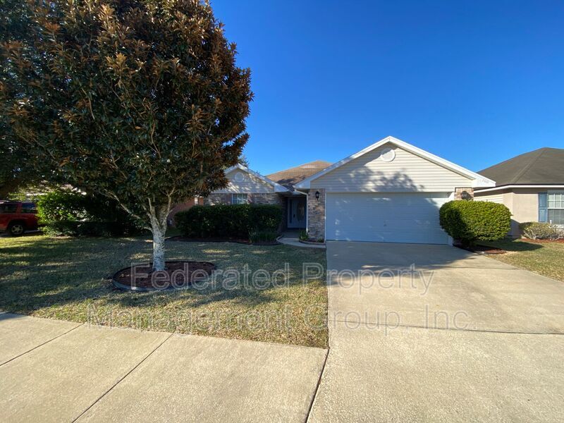 2615 Creek Ridge Dr in Green Cove Springs, FL - Building Photo