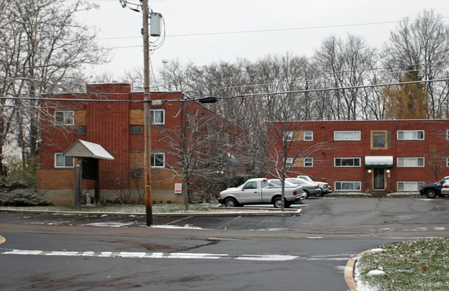 Spacious Apartments in Delhi Twp in Cincinnati, OH - Foto de edificio - Building Photo