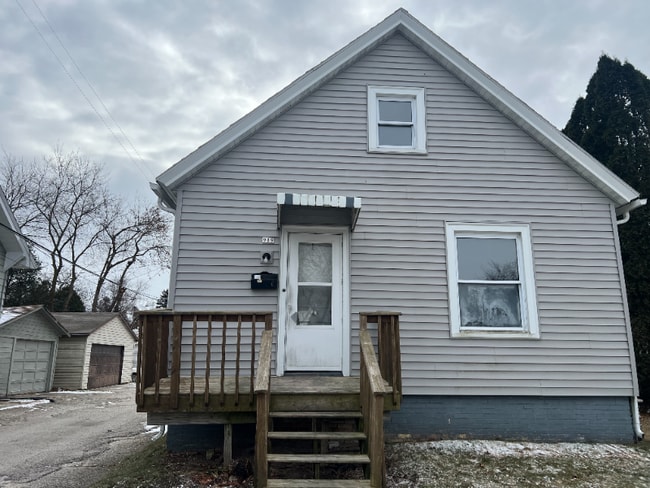 property at 919 Geele Ave