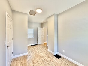 425 S Jackson St in Janesville, WI - Building Photo - Building Photo