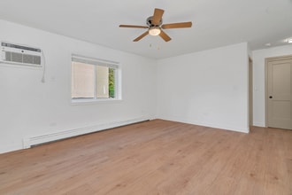 515 Pasadena Ave in Crest Hill, IL - Building Photo - Building Photo