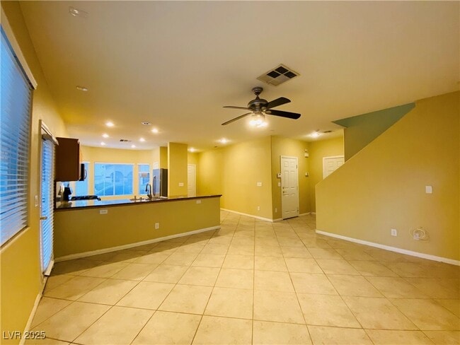 6779 Firewood Dr in Las Vegas, NV - Foto de edificio - Building Photo