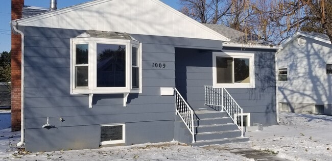 property at 1009 S Strevell Ave
