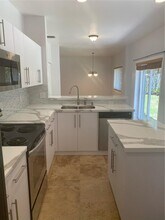 130 Palm Desert Ln in Pompano Beach, FL - Building Photo - Building Photo