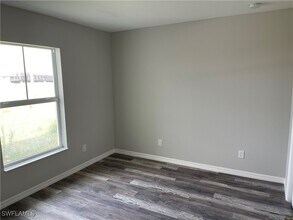 2325 NW 9th Ave in Cape Coral, FL - Building Photo - Building Photo