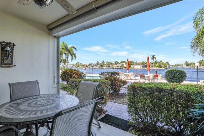 property at 505 N Riverside Dr