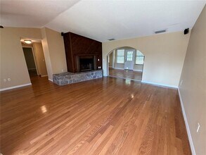 525 Lakeview Dr in Oldsmar, FL - Building Photo - Building Photo