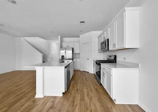 1941 Crowned Eagle Pass in Leander, TX - Building Photo - Building Photo