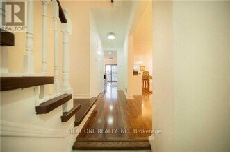 1261 Valerie Crescent in Oakville, ON - Building Photo - Building Photo