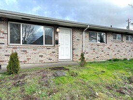 909-911-911 N Blandena St in Portland, OR - Building Photo