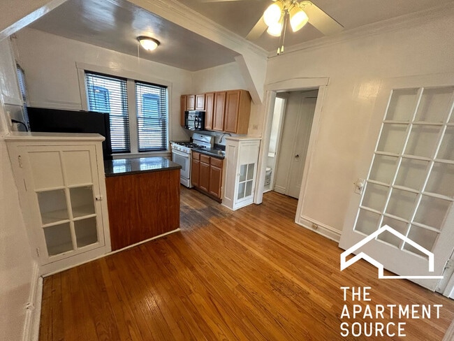 property at 3904 W Argyle St