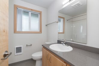 Marilann Terrace in Beaverton, OR - Building Photo - Interior Photo