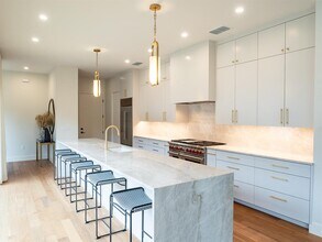 805 W Live Oak St in Austin, TX - Building Photo - Building Photo