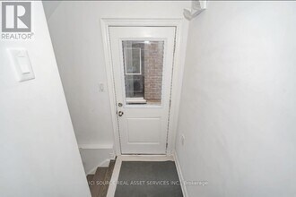 195 Lionhead Golf Club Rd in Brampton, ON - Building Photo - Building Photo