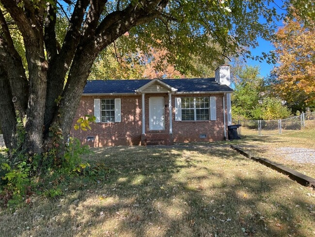 203 Golden Pond Ave in Oak Grove, KY - Building Photo - Building Photo