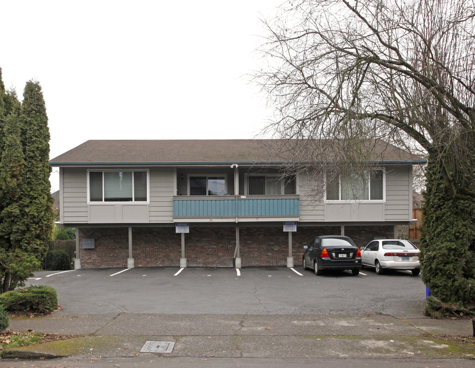 2132 SE Salmon St in Portland, OR - Building Photo